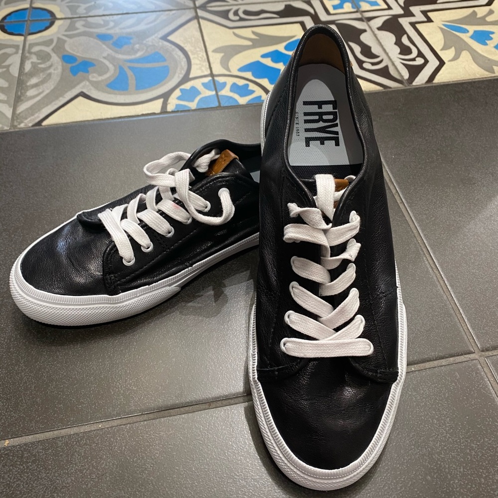 FRYE Leather sneakers